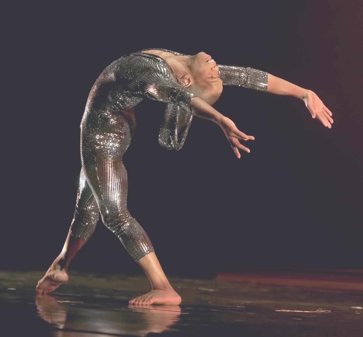 Студенти під час групового заняття з джаз-дансу